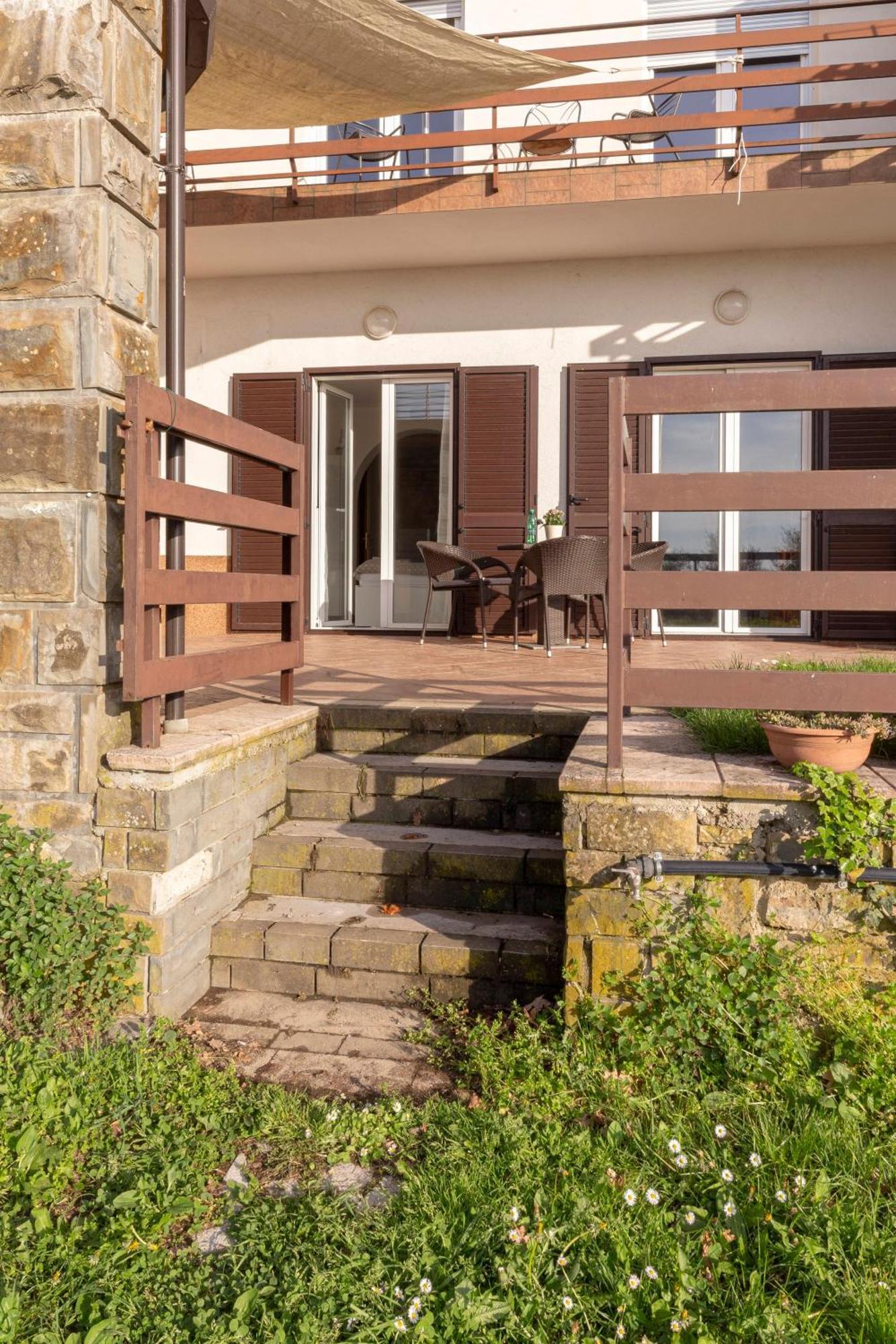 Apartments Souranded By Forest With Sea View Копер Экстерьер фото